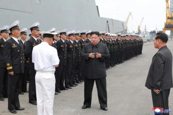 金信达 金正恩视察“崔贤”级驱逐舰，对朝鲜海军高端化、核武装化进程表示满意