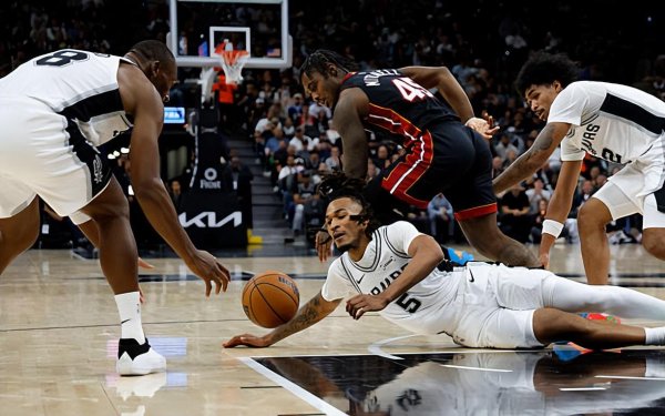 森利网 失误数减少助攻数增加！马刺后场新星也在逐渐适应一号位的位置？